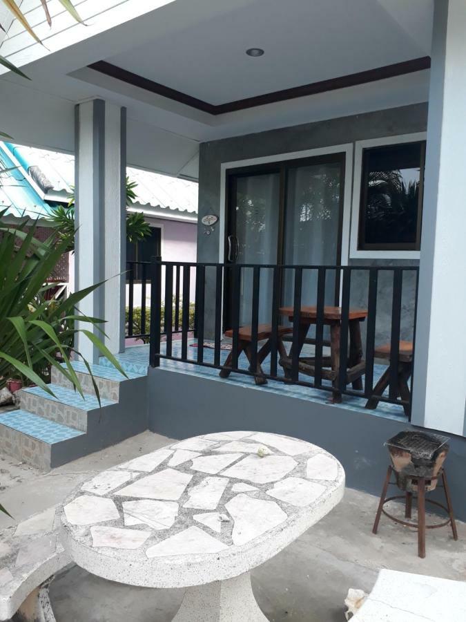 Poopreaw Koh Larn Apartment Екстериор снимка