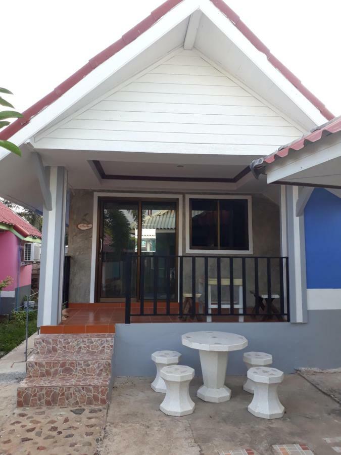 Poopreaw Koh Larn Apartment Екстериор снимка