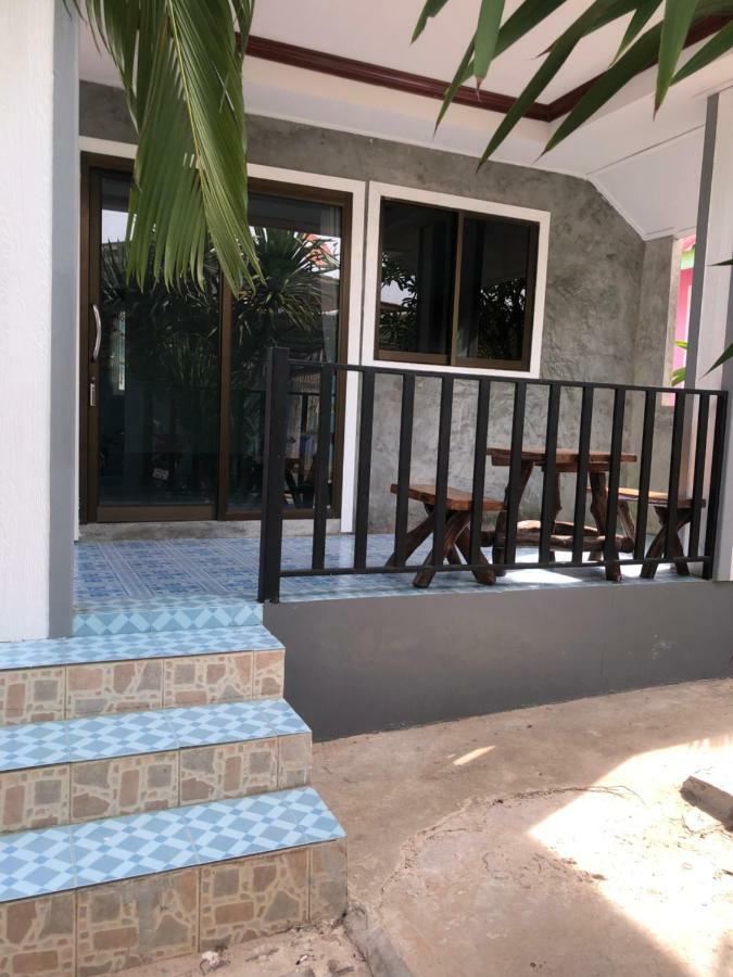 Poopreaw Koh Larn Apartment Екстериор снимка