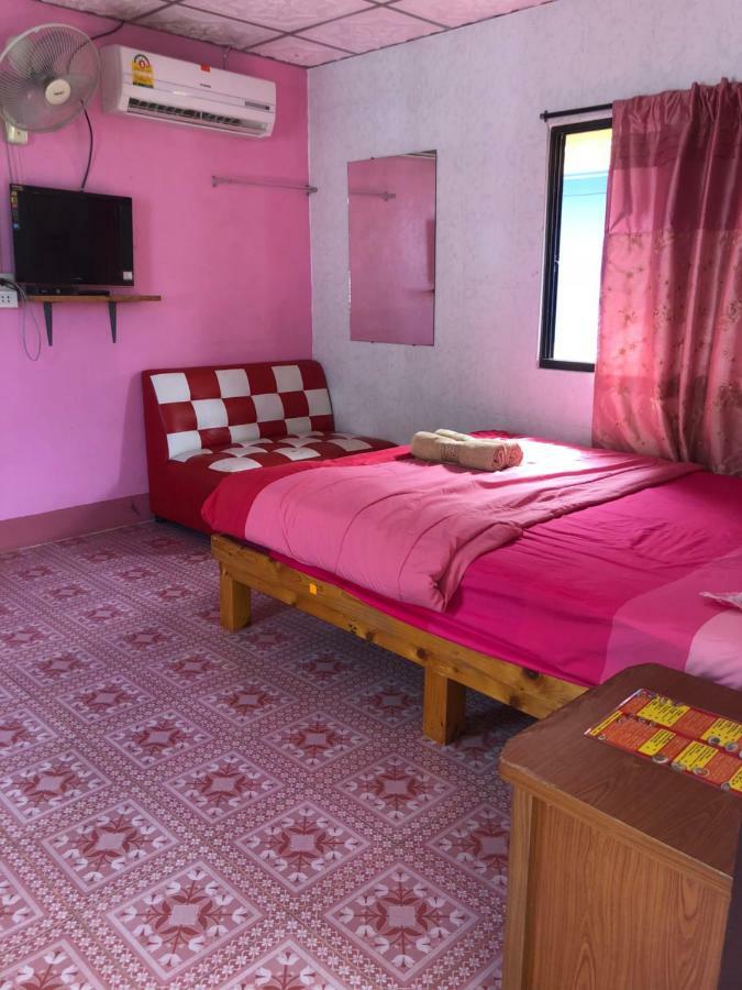 Poopreaw Koh Larn Apartment Екстериор снимка
